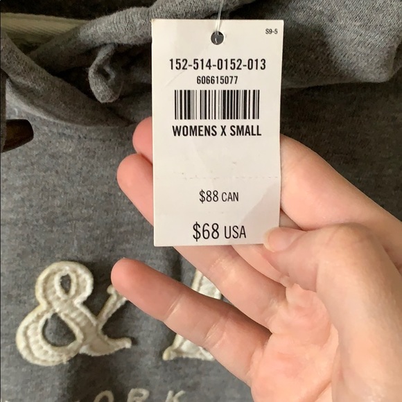 NWT Abercrombie & Fitch Hoodie - Picture 3 of 5